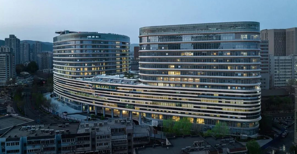 打造与城市共生的高效医院——霍曼&齐鲁医院急诊综合楼项目